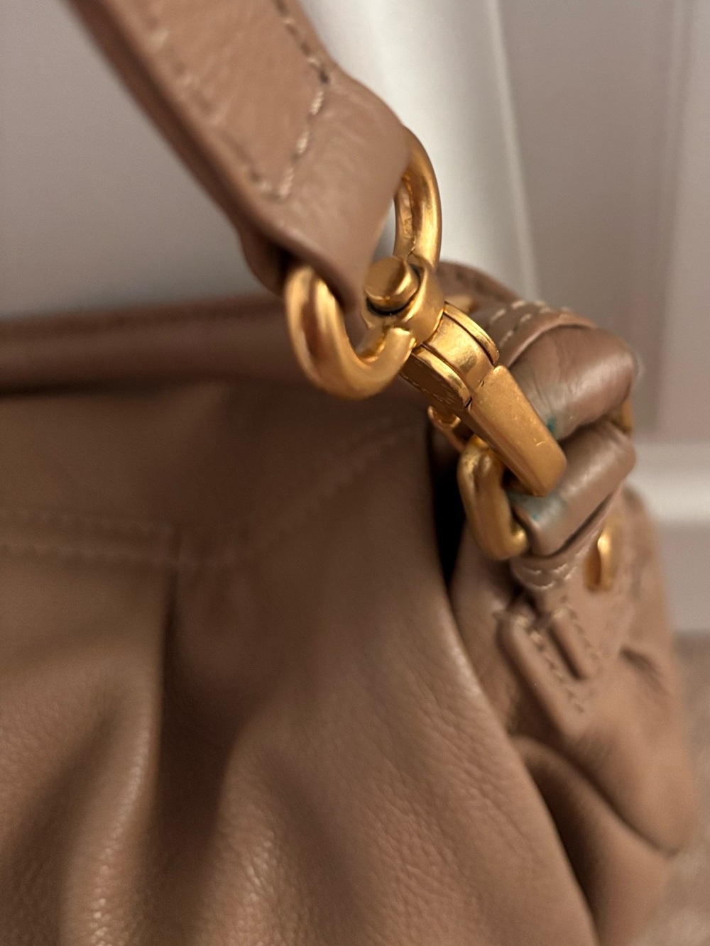 Marc by Marc Jacobs Taupe Pebbled Leather Shoulder Bag with Gold Hardware - Picture 12 of 16
